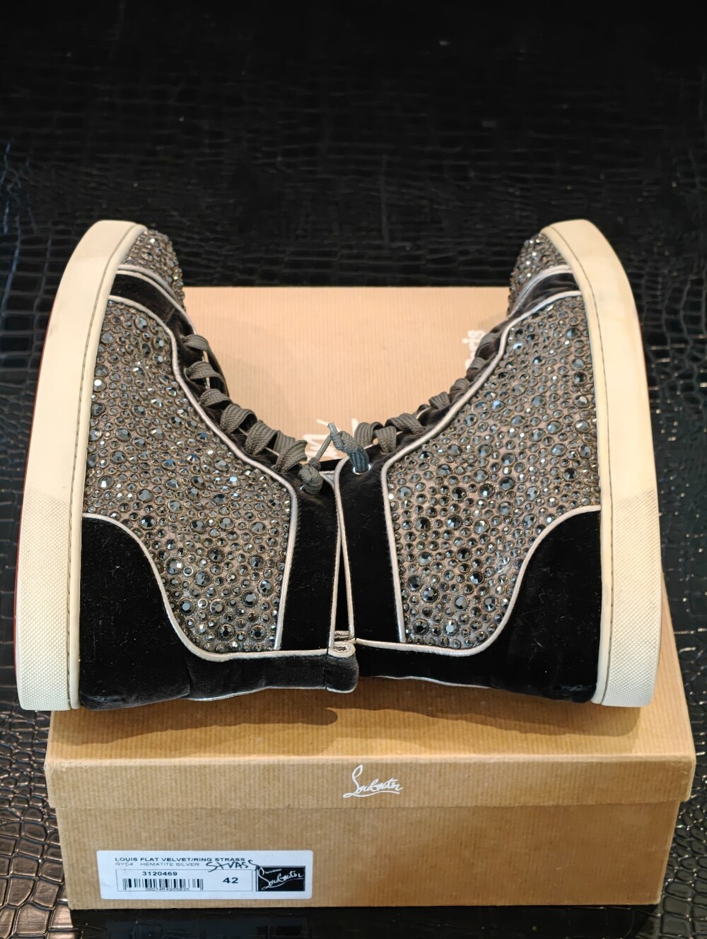 Louis Flat Velvet/Ring Strass" model in hematite silver. - Picture 5 of 8